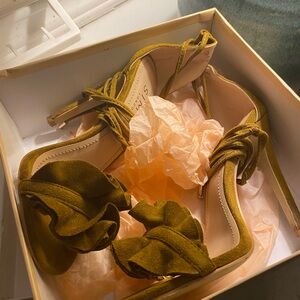 SENSO Mustard Women's Heels with Bow Detail
